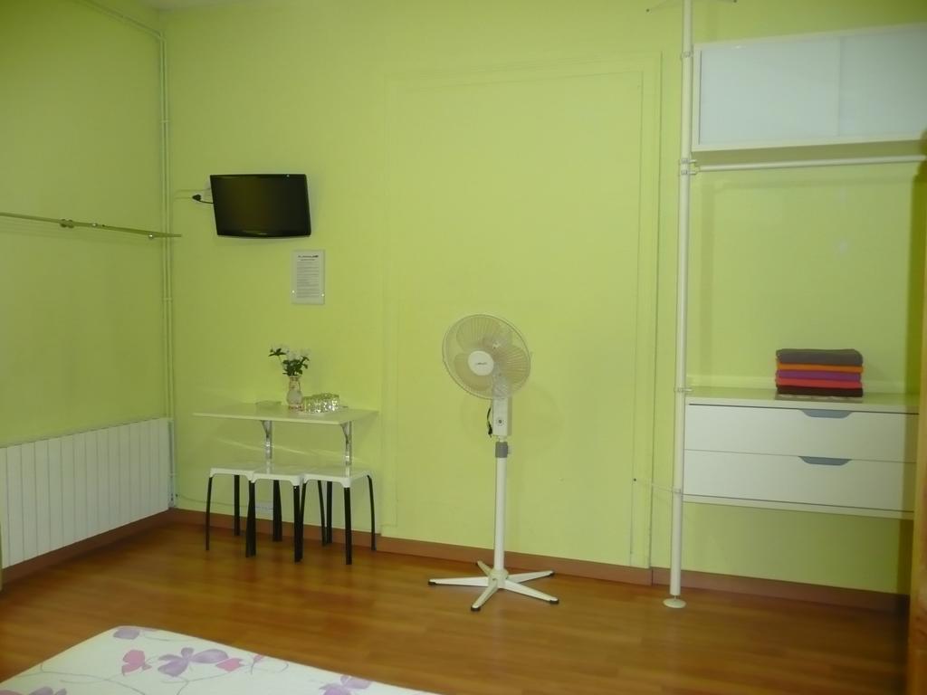 Double Room Shower,379768465:JPEG