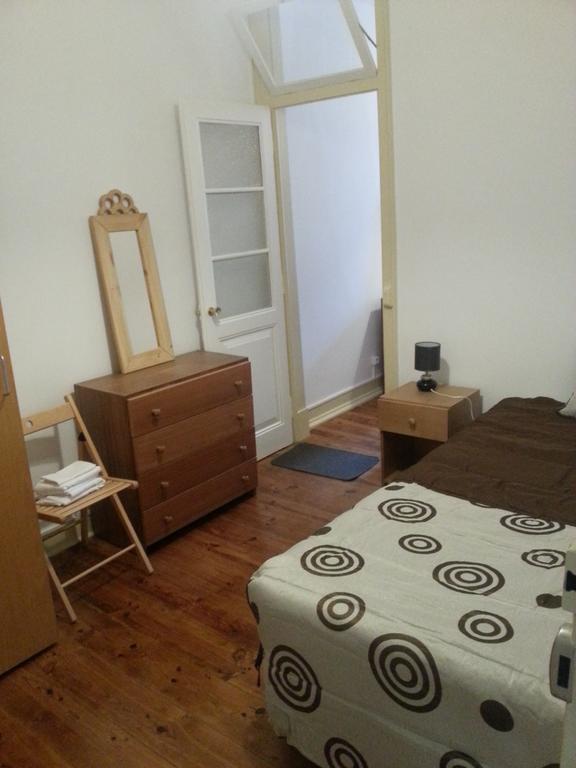 Quarto Twin com Casa de Banho Partilhada