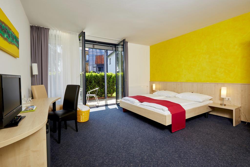 Double Room with Balcony or Terrace,414632208:JPEG