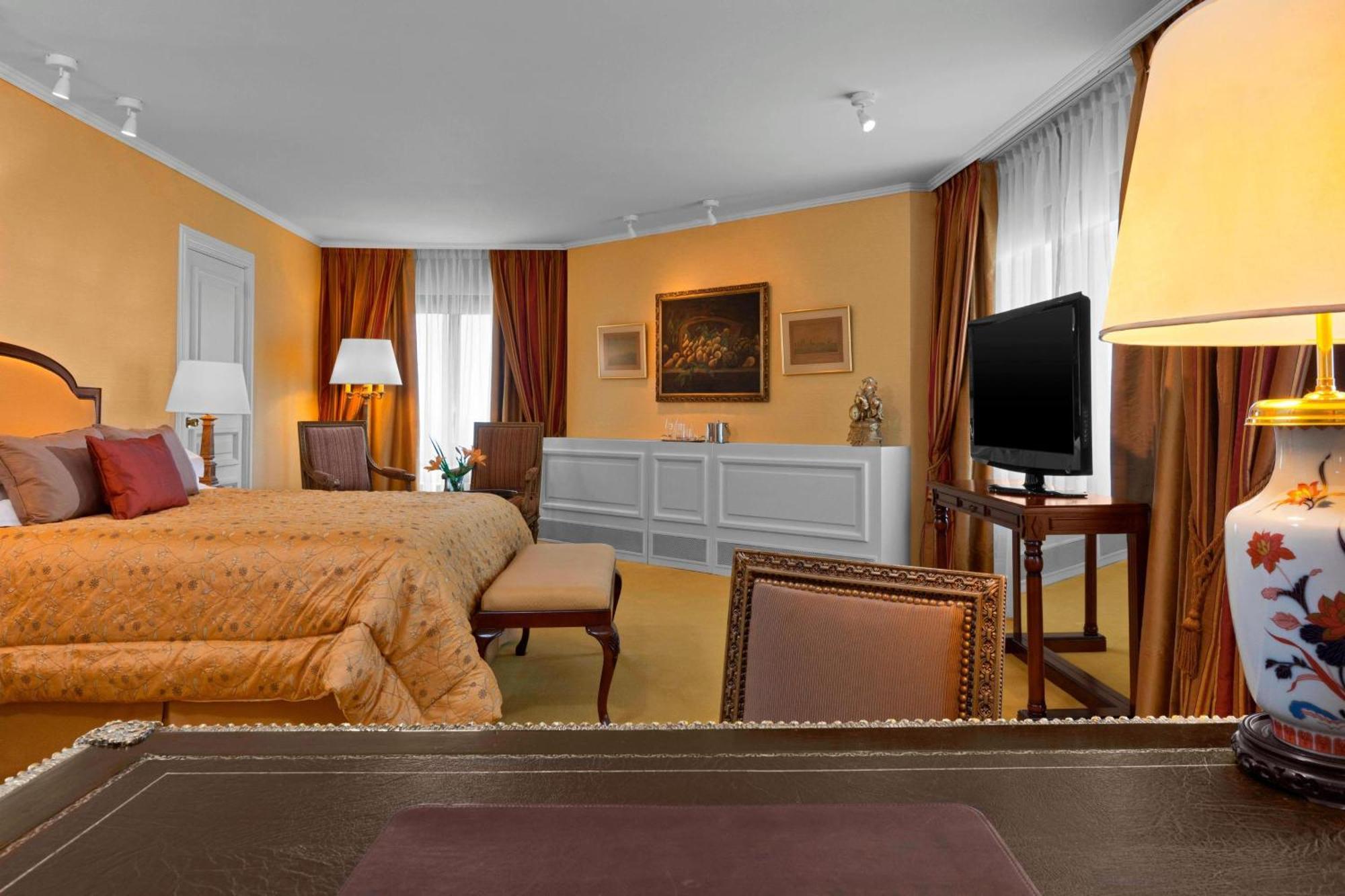 San Martin Suite - Club Lounge