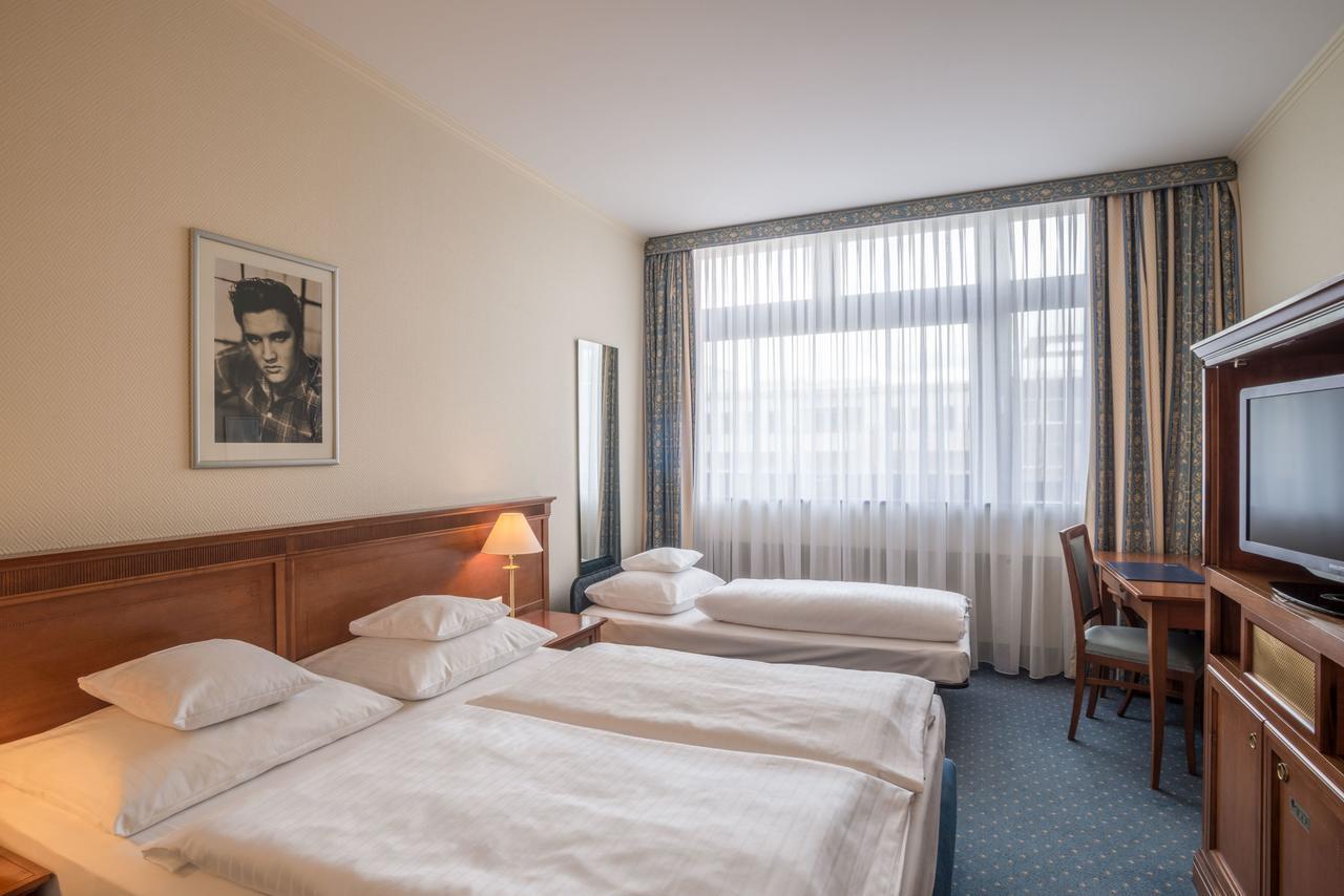 Standard Dreibettzimmer mit Zustellbett