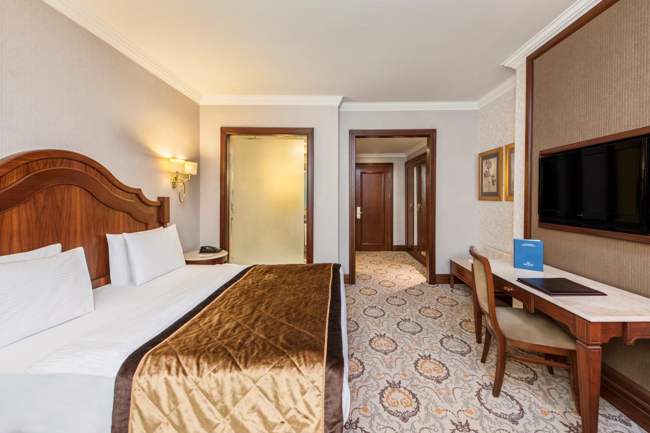 Superior Room Queen Size Bed,1275361558:JPEG