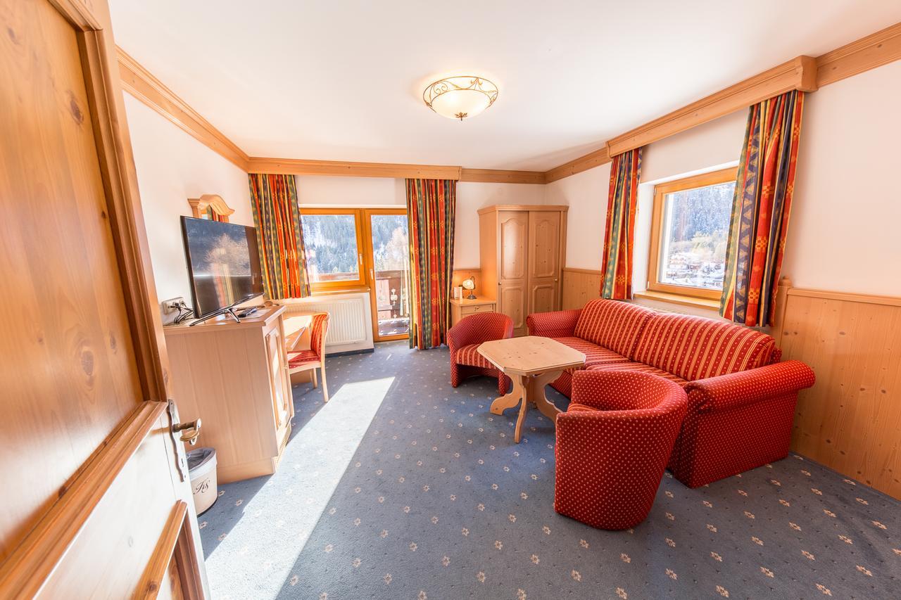 Junior Suite,520260363:JPEG