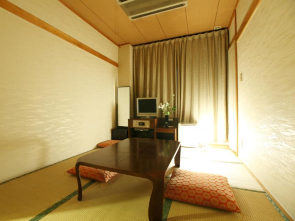 Japanese-Style Room - Smoking