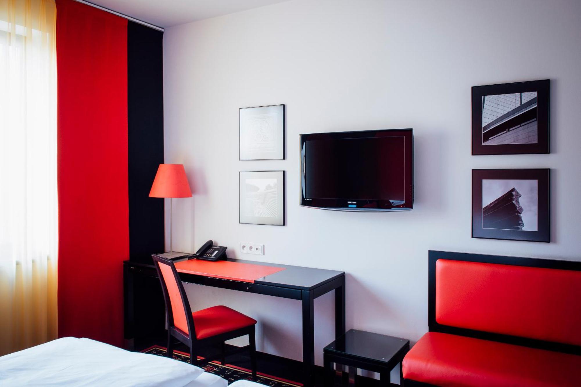 Accessible Room,1212294706:JPEG