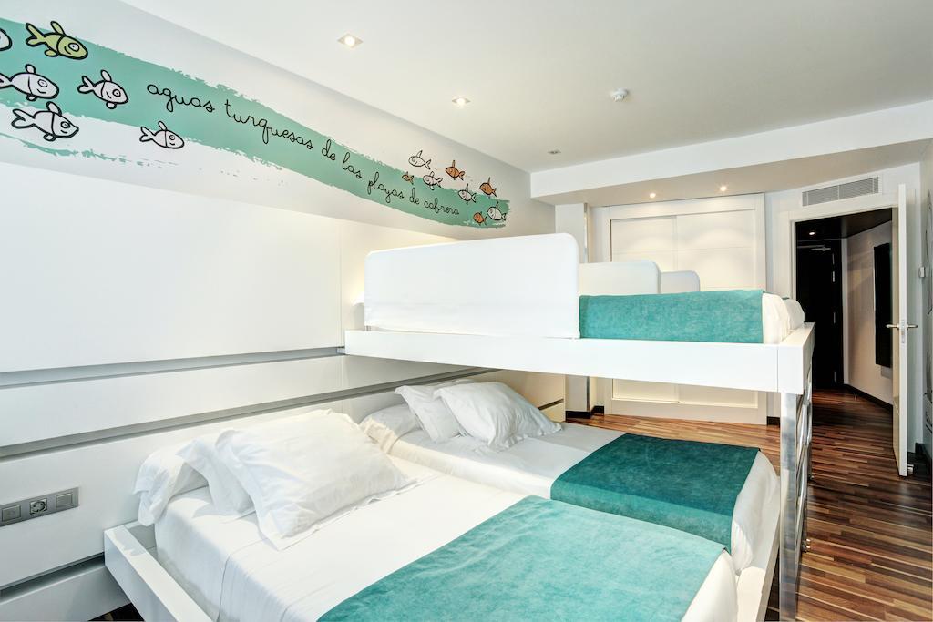 Quadruple Room with Sea View,58880650:JPEG