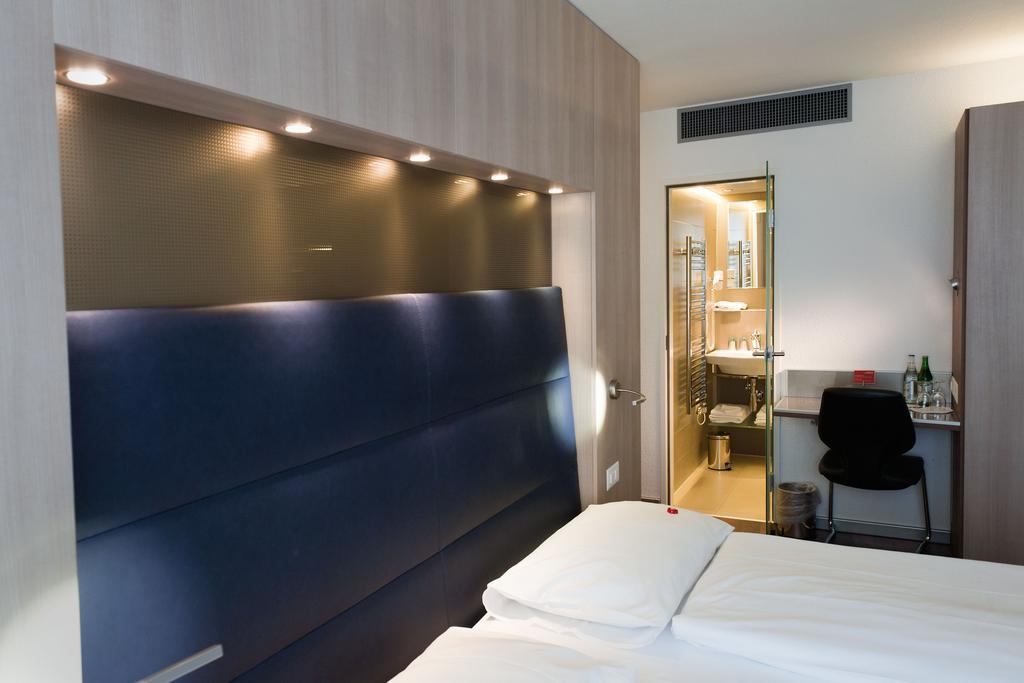 Quarto Duplo