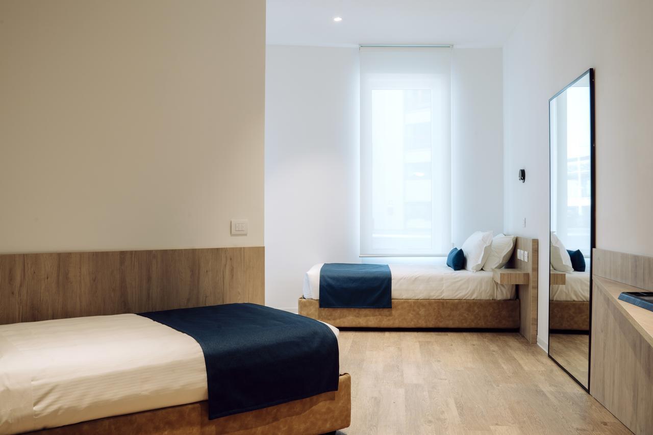Chambre Double ou Lits Jumeaux - Accessible aux Personnes à Mobilité Réduite