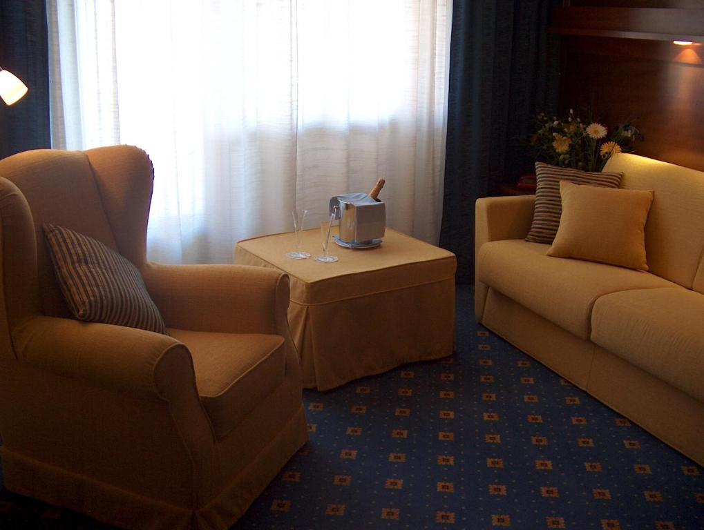 Junior Suite with Balcony and Lateral Sea View