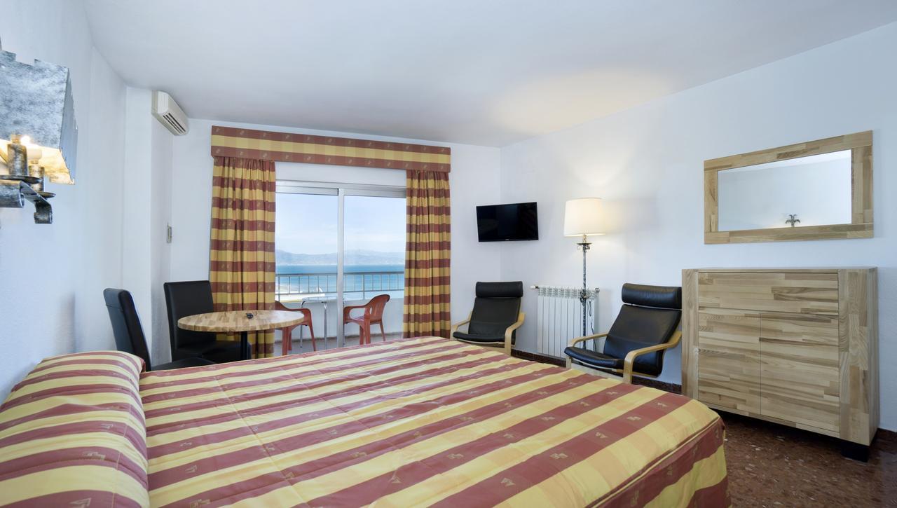 Studio - Vue Latérale sur Mer (2 Adultes + 1 Enfant)