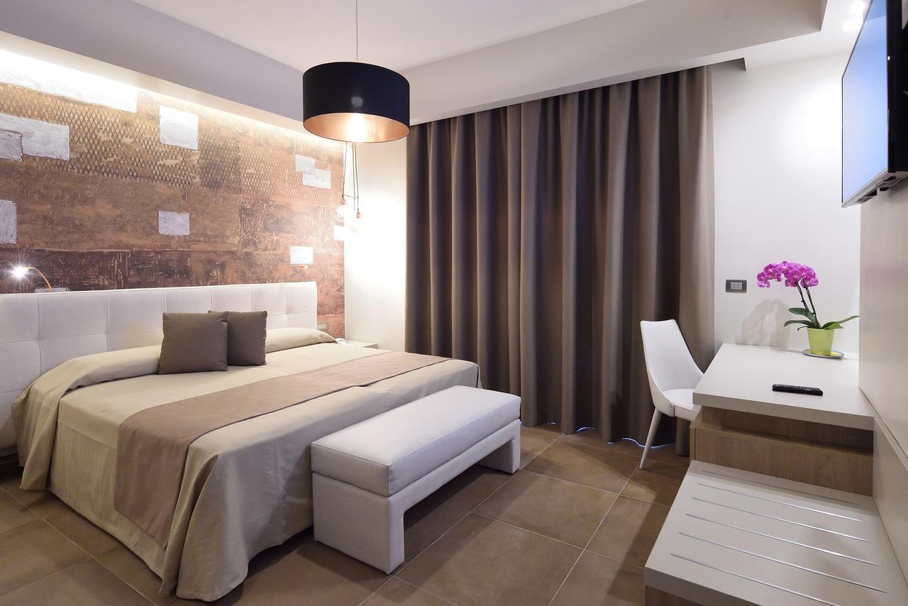 Deluxe Doppel-/Zweibettzimmer mit Whirlpool