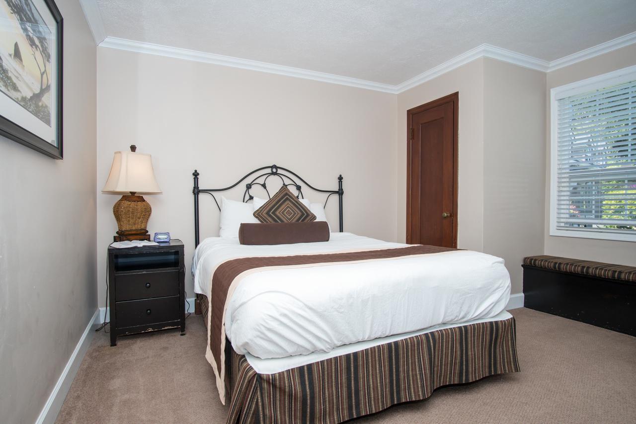 Premier Queen Suite #3 (pet-friendly)