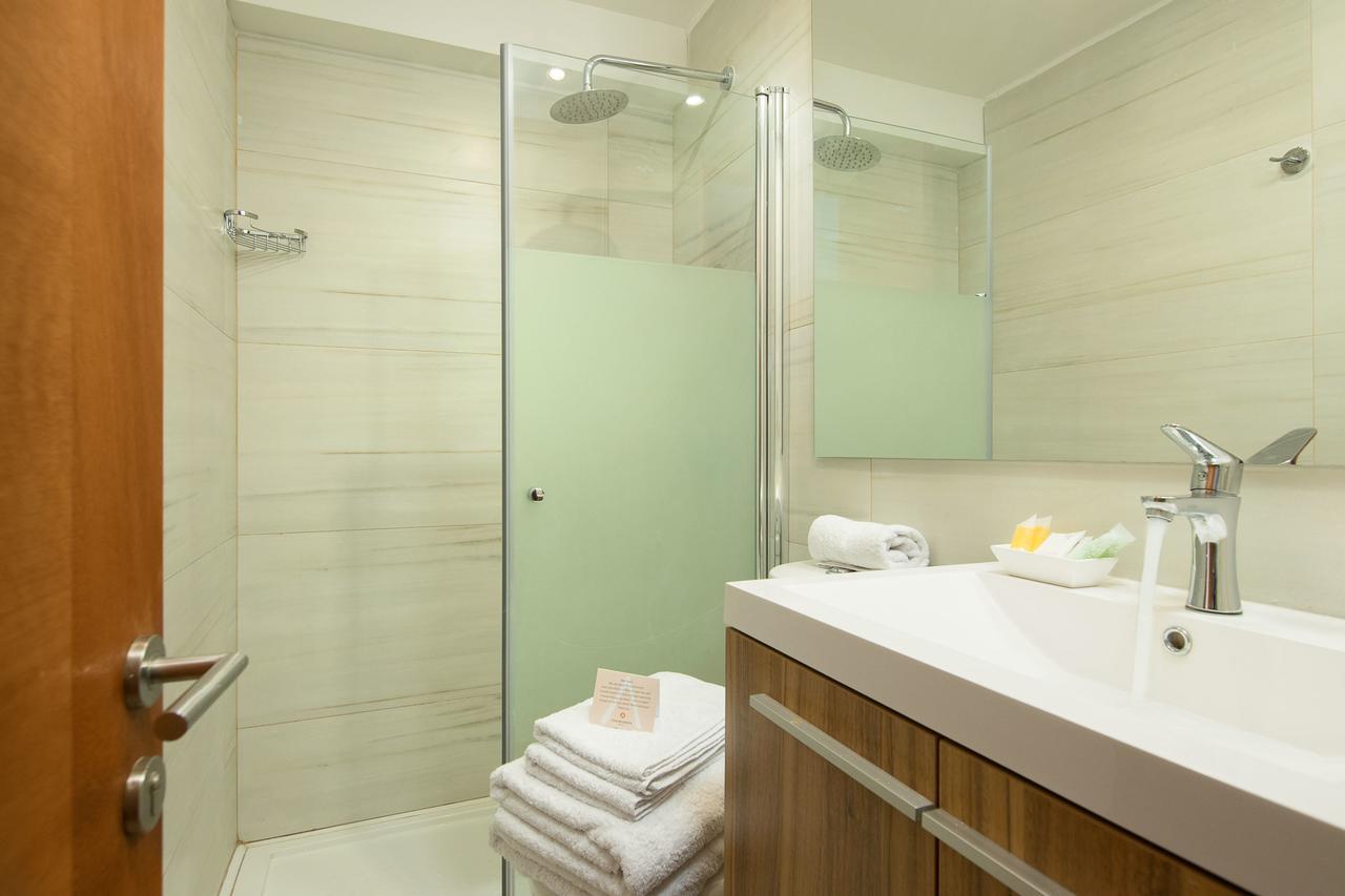 Triple Room Private Bathroom,661497081:JPEG