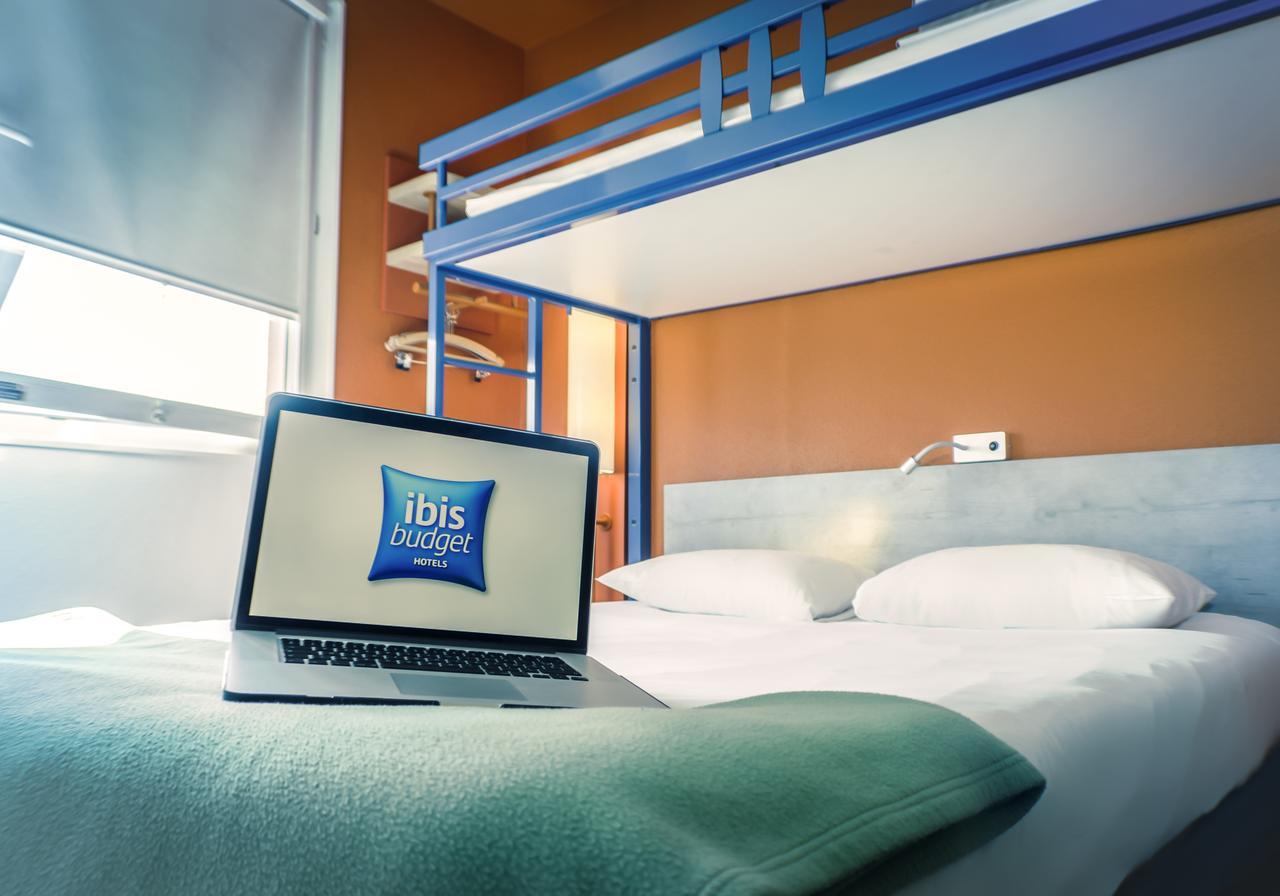 Driepersoonskamer met 1 Tweepersoonsbed en 1 Stapelbed