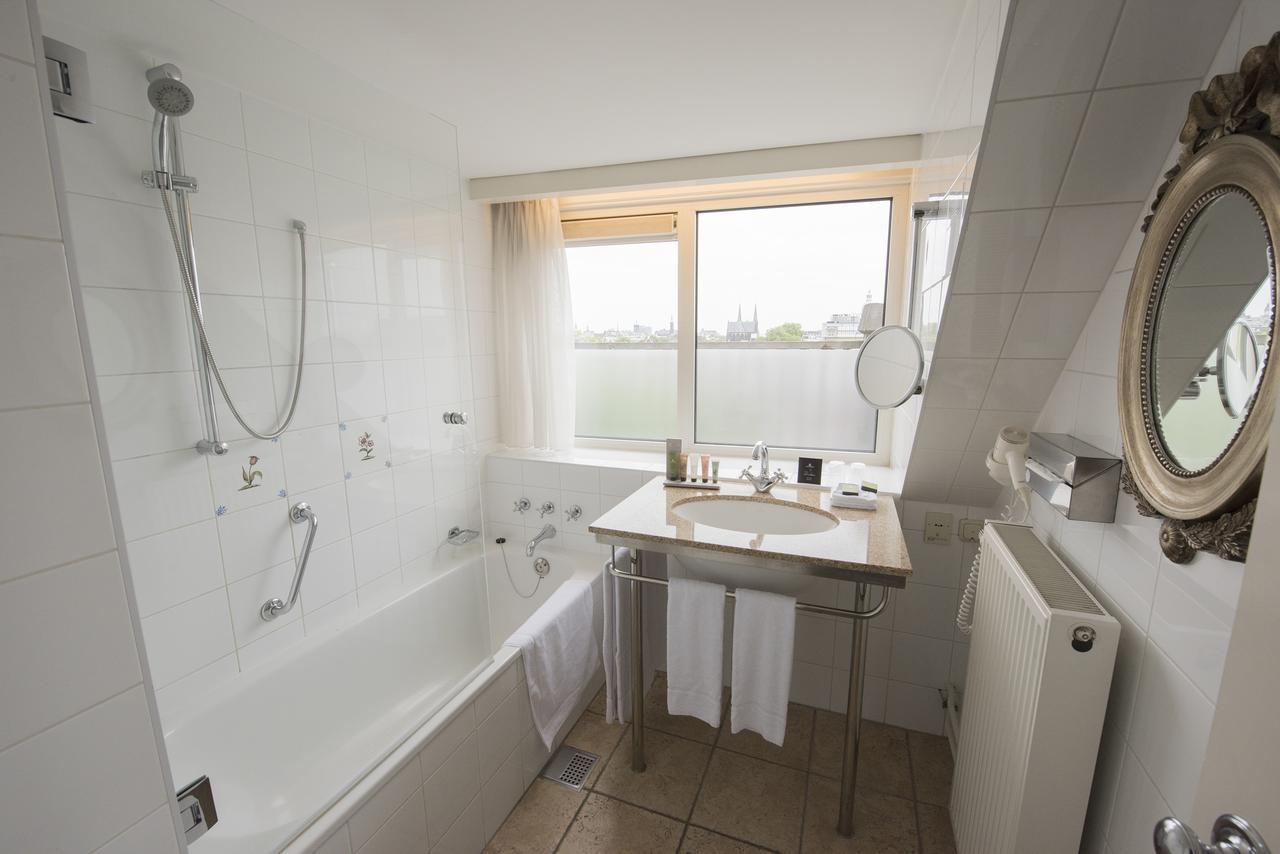 Superior Balcony Room,1015137202:JPEG