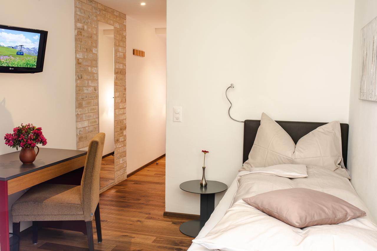 Medium Single Room