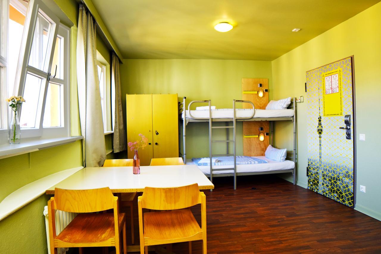 Twin Room with Shared Bathroom,666549756:JPEG