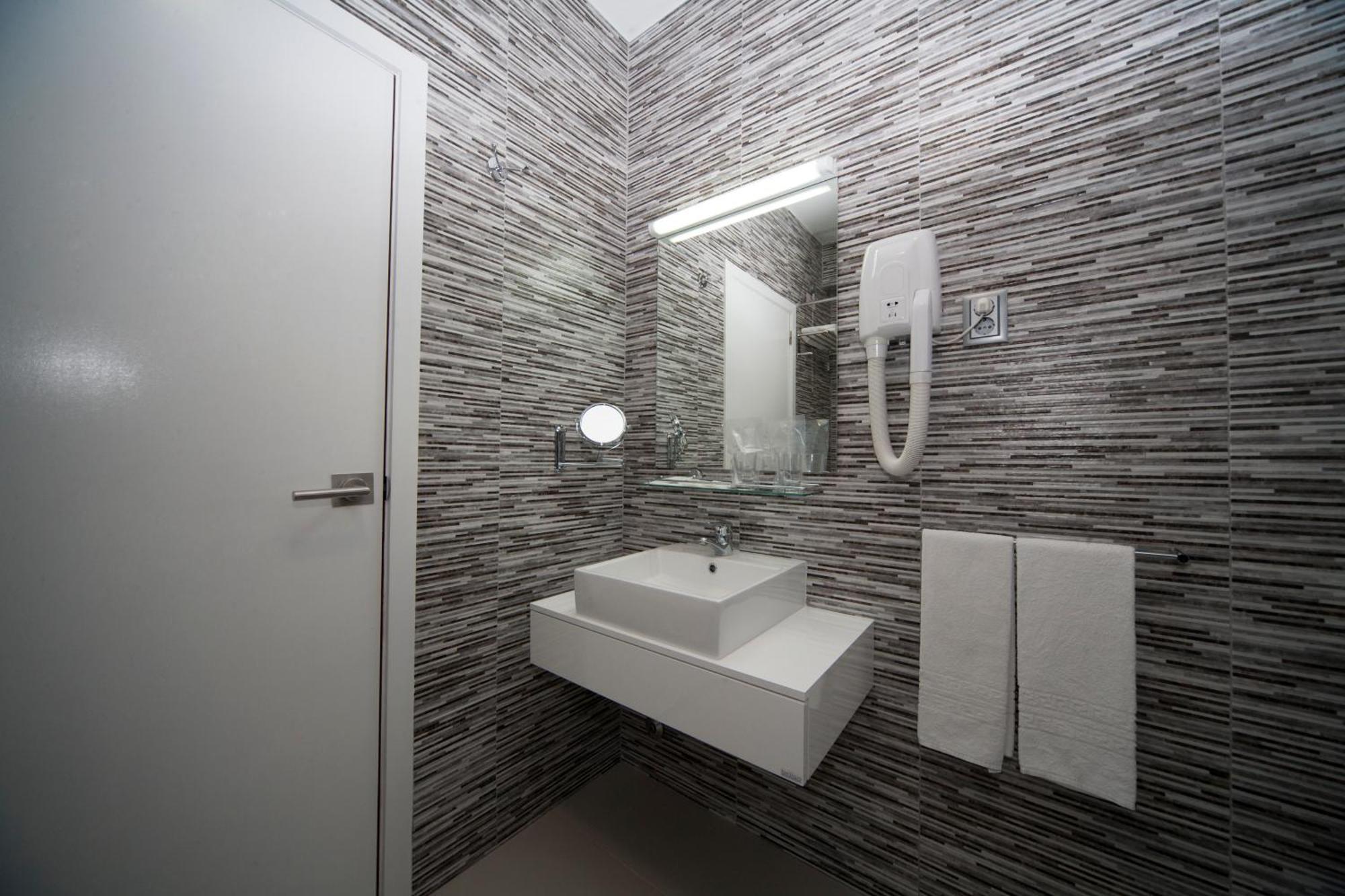 Quarto Familiar com Acesso Gratuito ao Health Club (2 Adultos + 1 Criança)