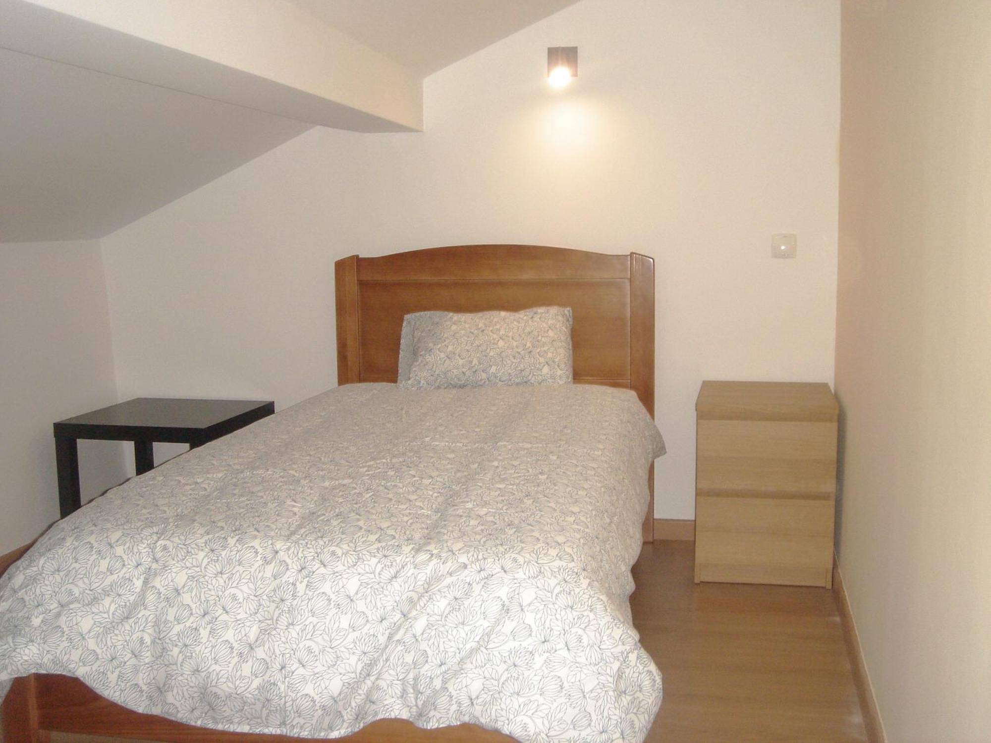 Single Room with Shared Bathroom