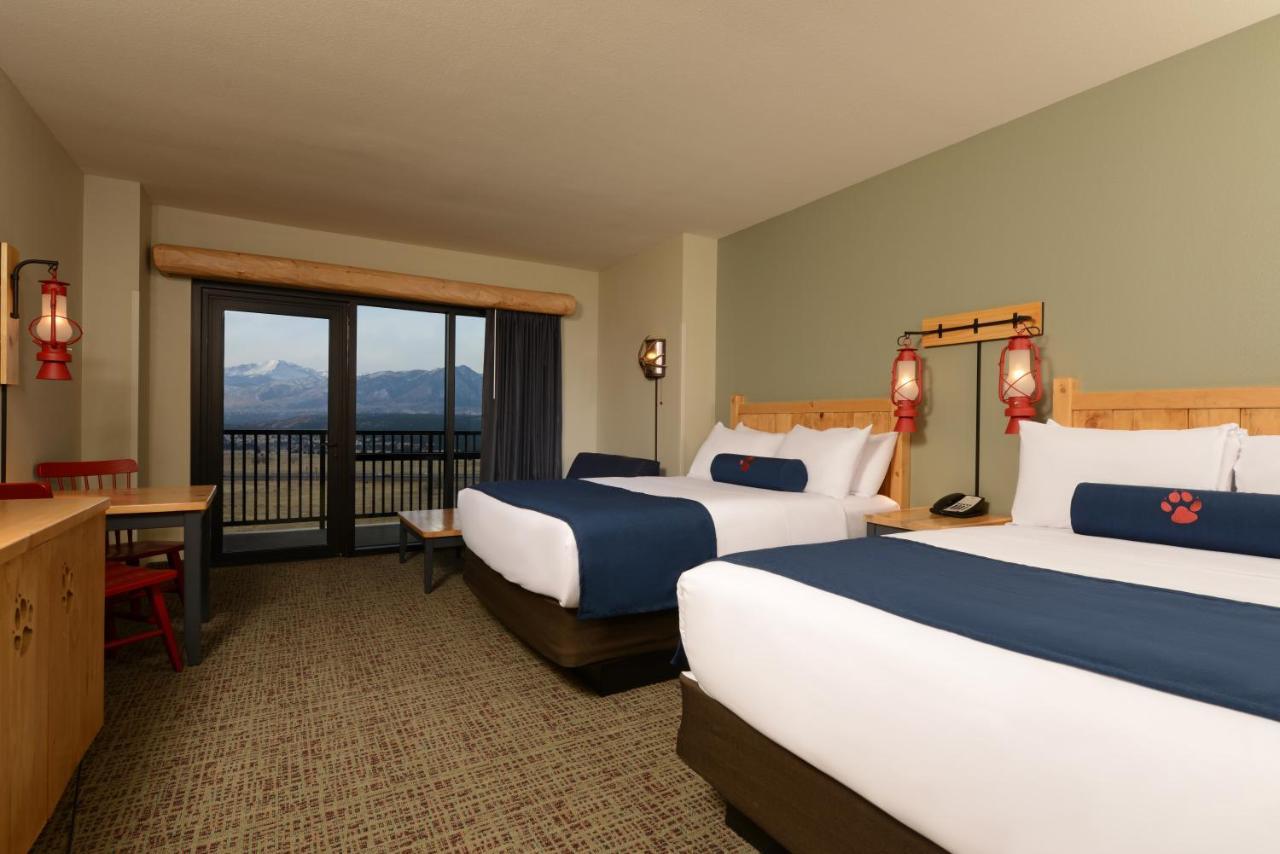 Family Suite with Mountain View