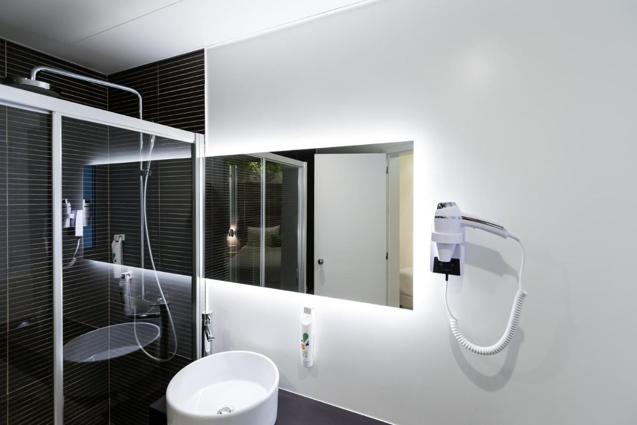 Quarto Superior com 1 Cama Queen-size e 1 Cama Individual