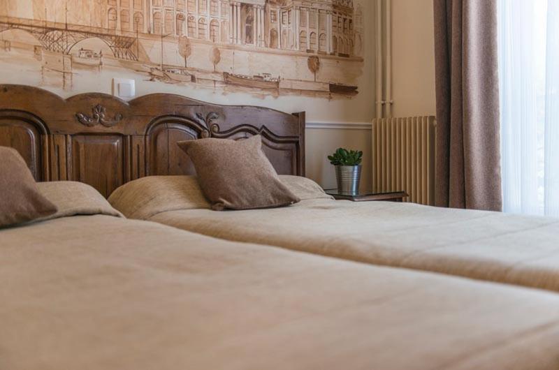 Quarto com 2 Camas de Solteiro