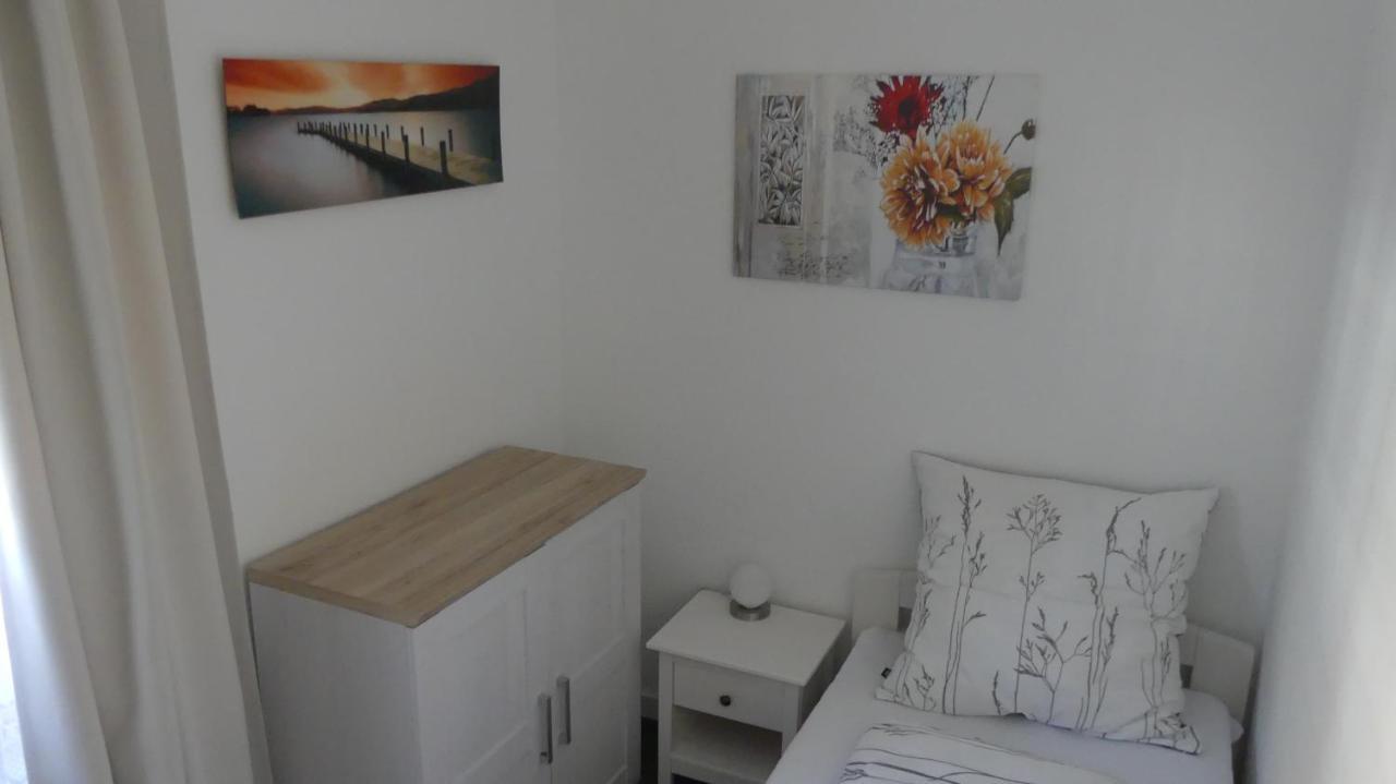 Vierbettzimmer mit Bad