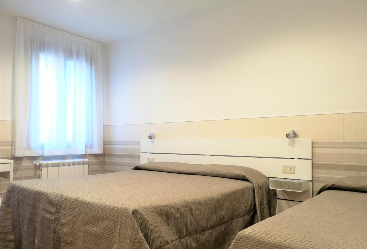 Triple Room,762691498:JPEG
