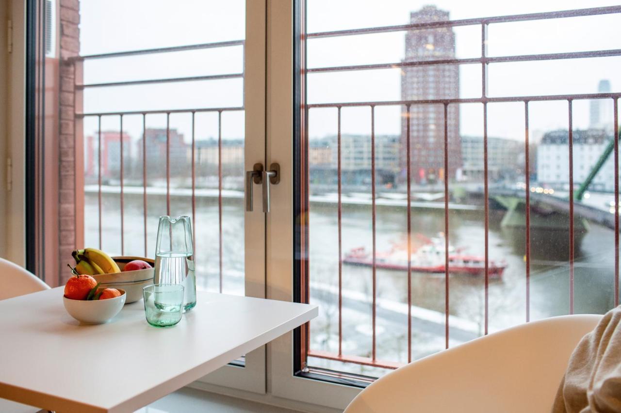 Comfort Single Studio with River View (140cm bed width)