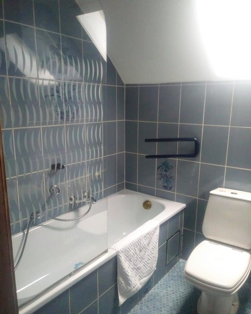 Kleine Tweepersoonskamer met 2 Aparte Bedden