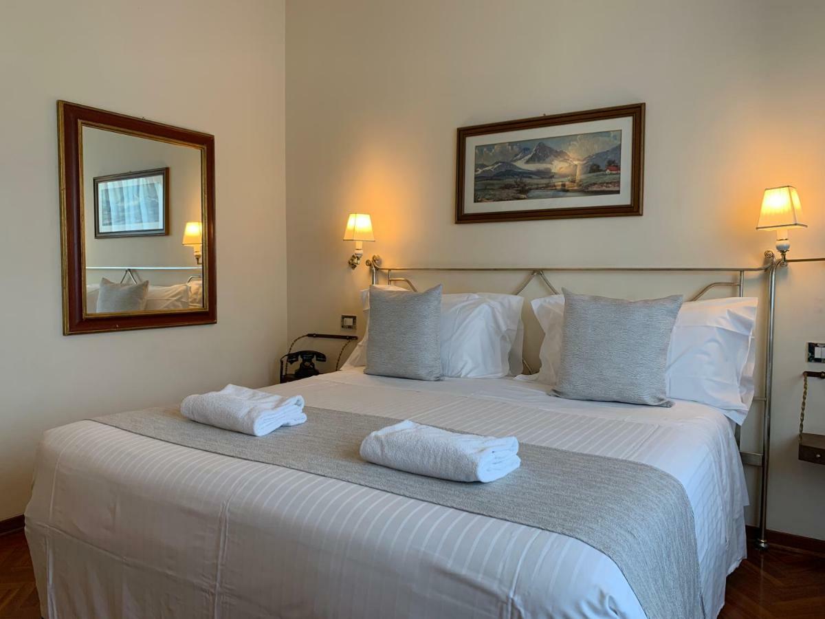 Quarto Triplo com Varanda