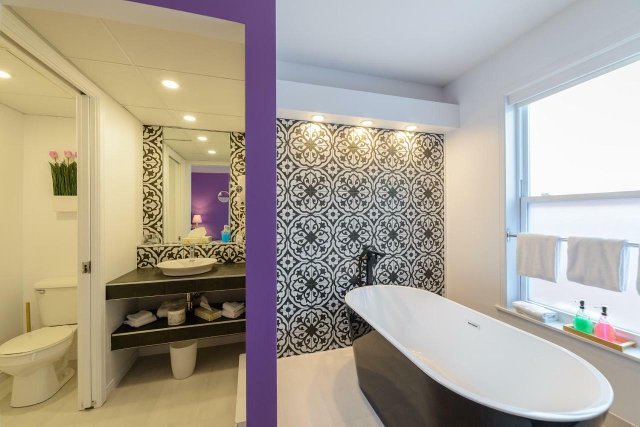 Deluxe Room With Bath,1364431538:JPEG