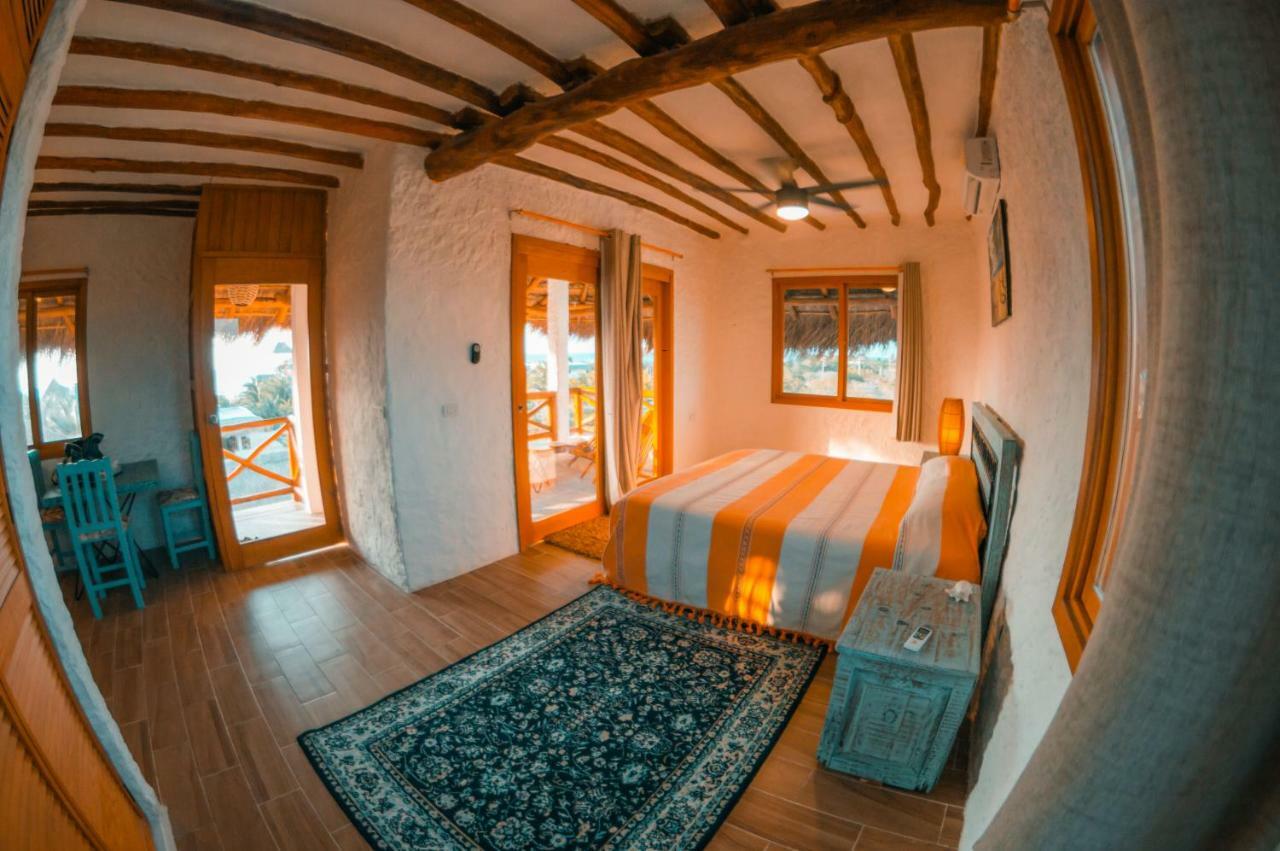 Suite avec Terrasse - Vue Partielle sur Mer