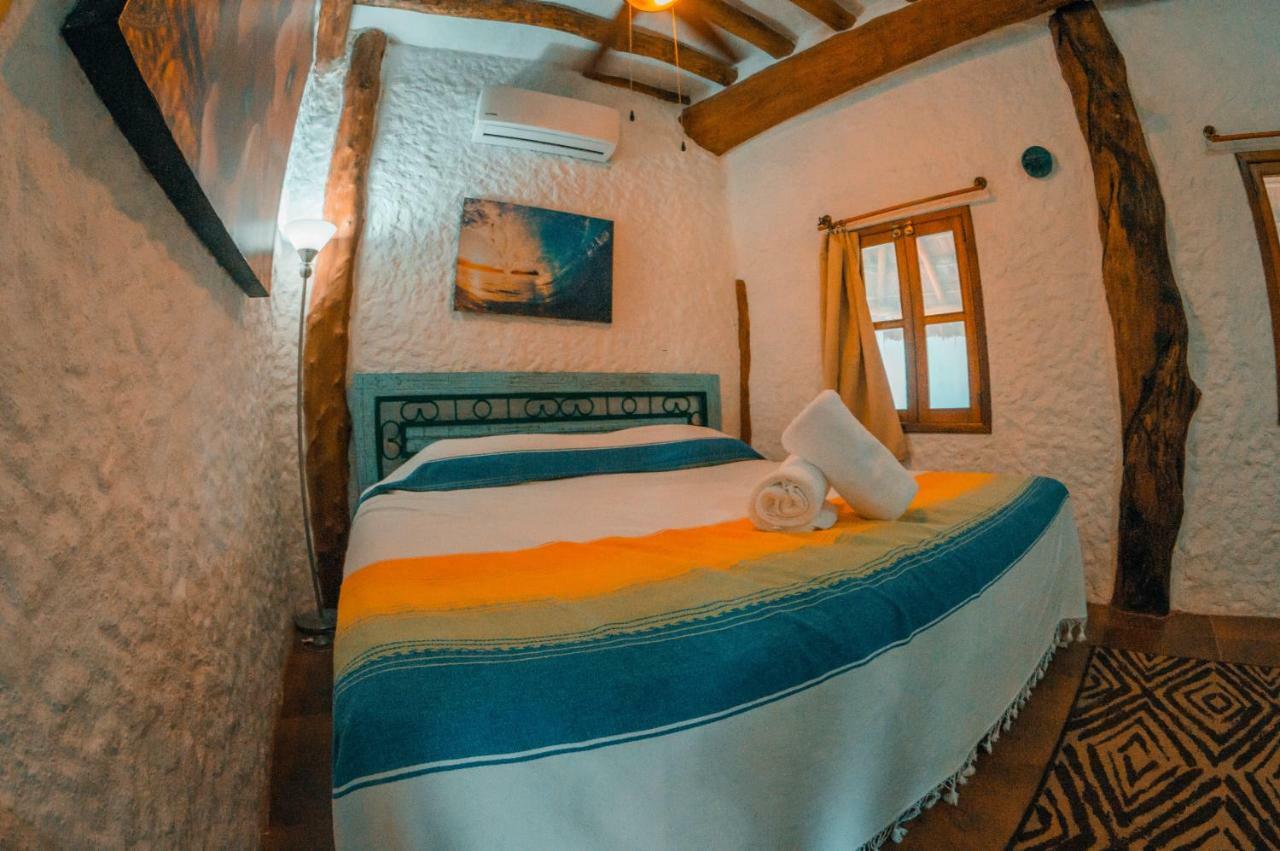 Appartement 1 Lit King-Size avec Canapé-Lit, Kitchenette et Vue sur Piscine - 3 Personnes