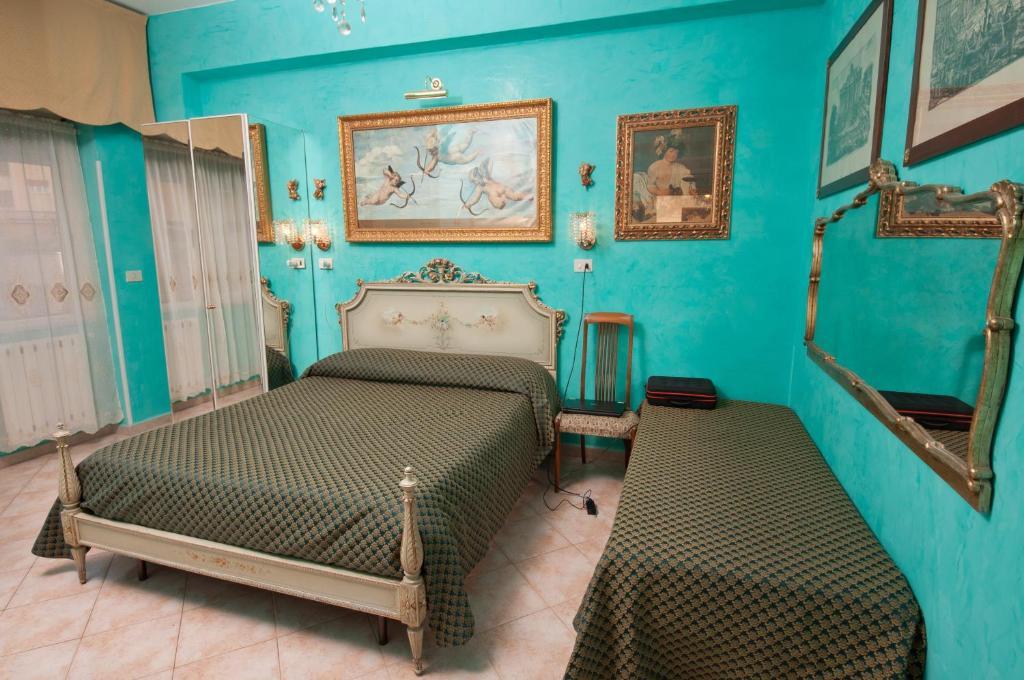 Triple Room,8769640:JPEG