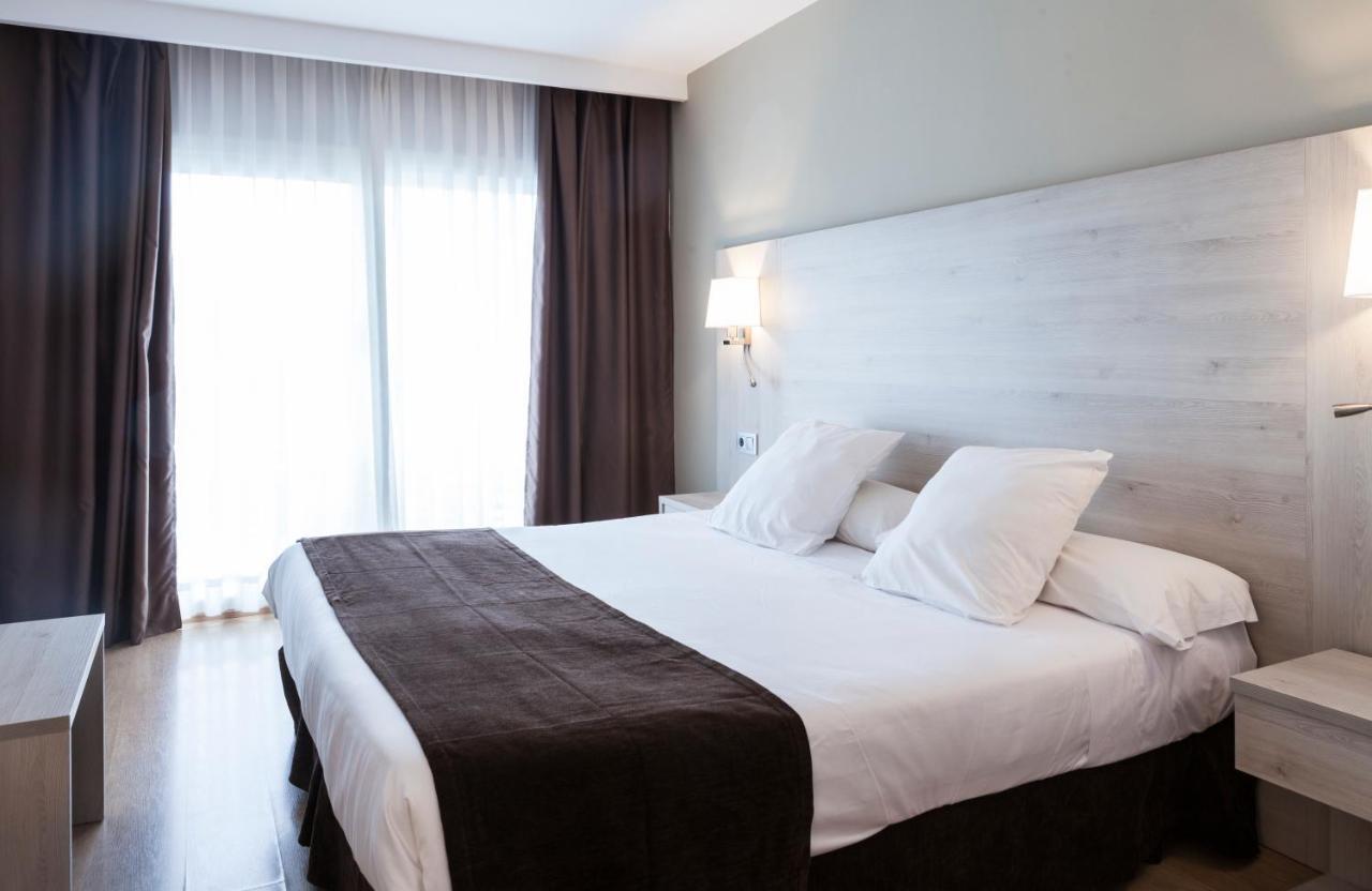 Double or Twin Room with Pool View,1207826002:JPEG