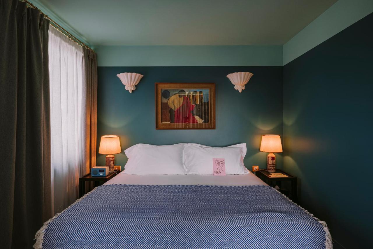 Studio,952125031:JPEG