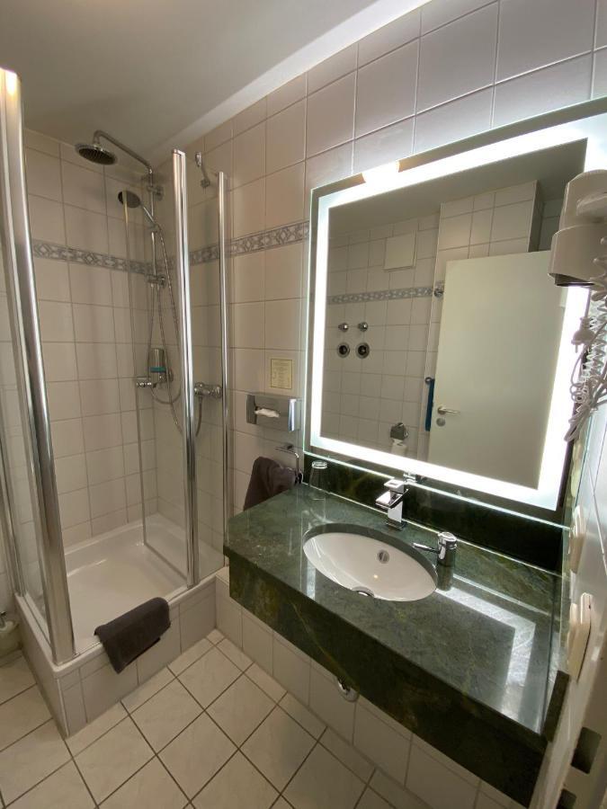 Standard Single Room,958474306:JPEG