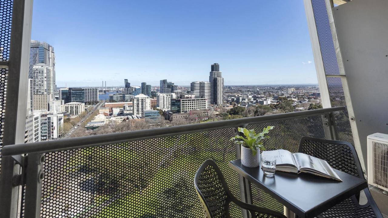 Upgrade Special - Studio with Park View & Balcony - No Housekeeping