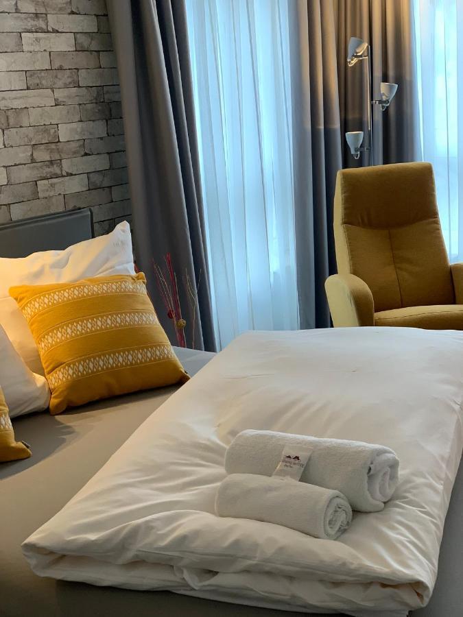 Single Room with Balcony,1015106968:JPEG