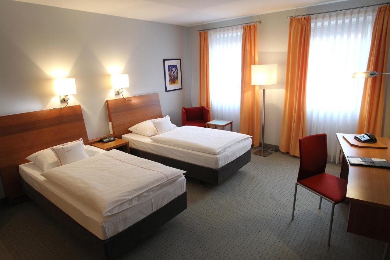 Large Double or Twin Room,1130563683:JPEG