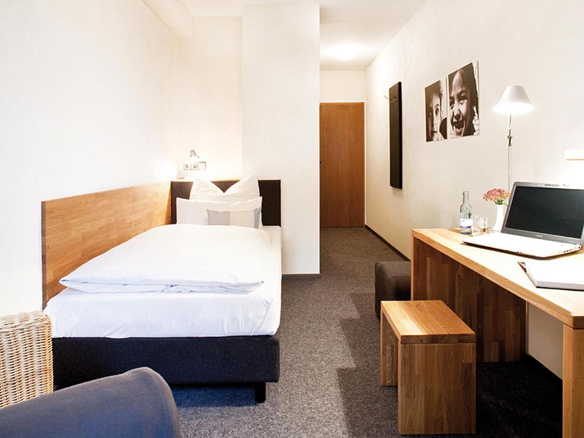 Single Room with Bathroom,990969832:JPEG