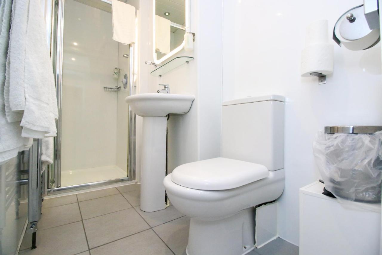 Chambre Simple avec Salle de Bains Commune