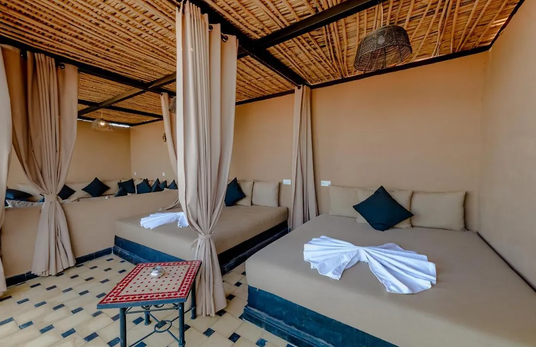 Riad Amina-1