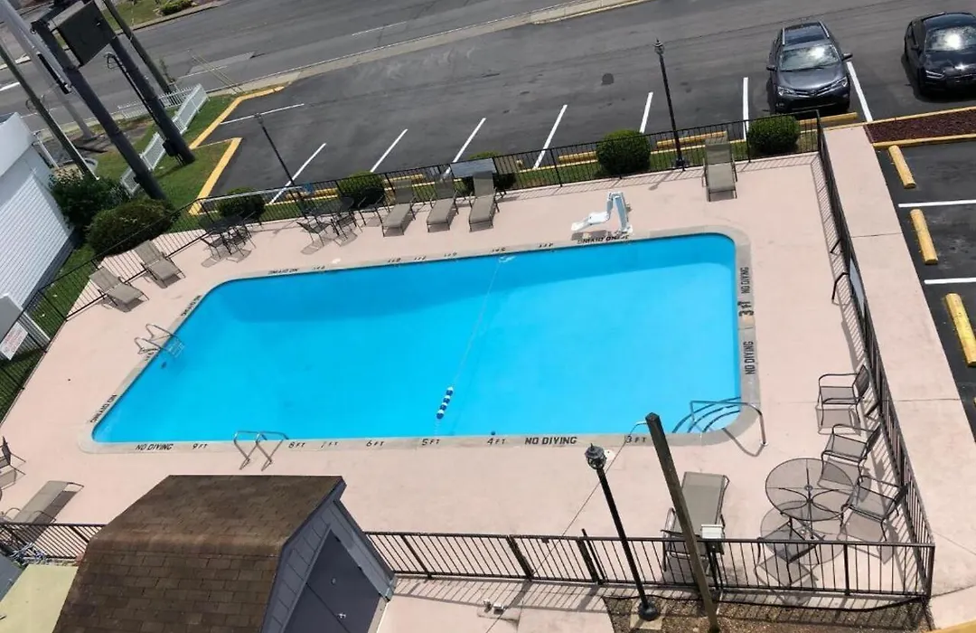 Super 8 By Wyndham Nashville Downtown-1