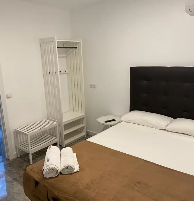 Hostal Alaska-1