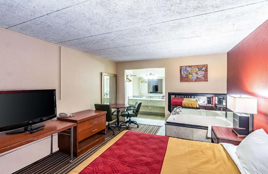 Econo Lodge Zanesville-1