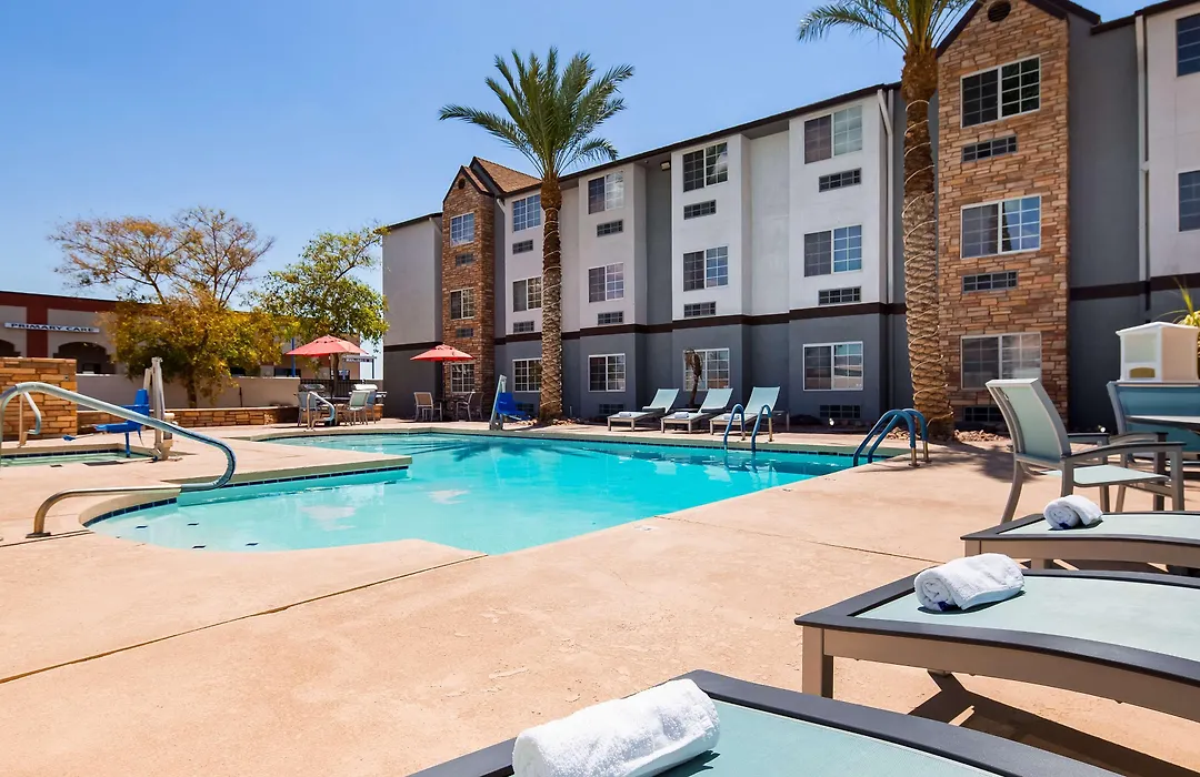 La Quinta Inn & Suites By Wyndham Tulsa Downtown - Route 66-1