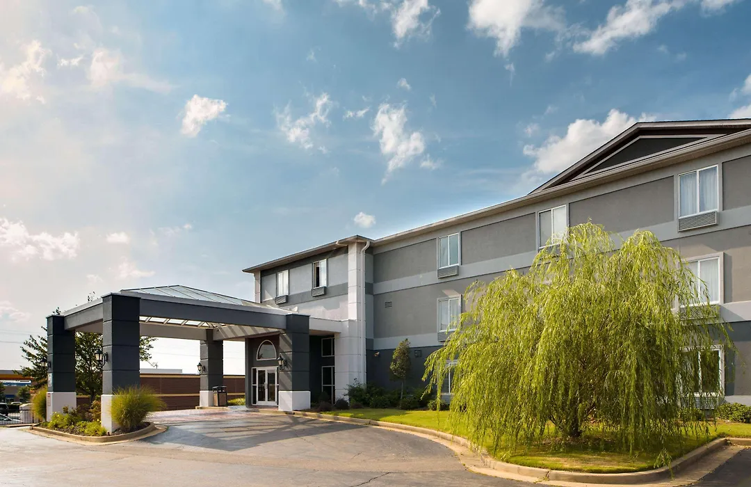 Quality Suites Memphis/ Wolfchase Galleria-1