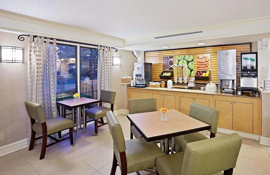 Norwood Inn & Suites Merrillville-1
